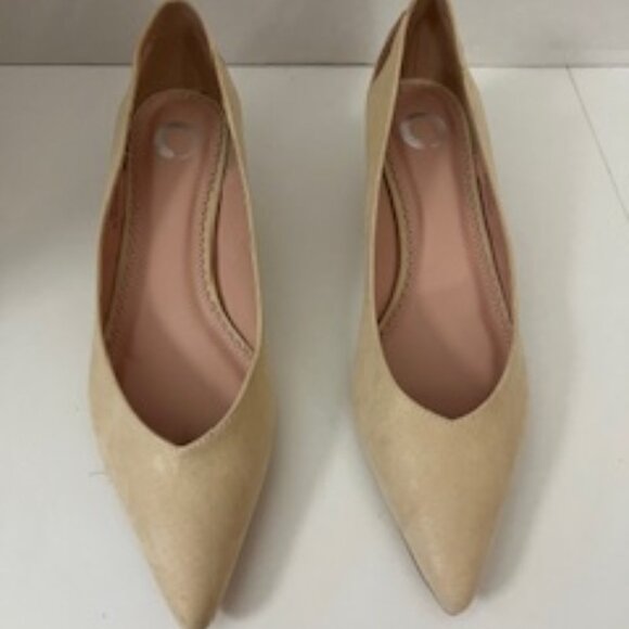 Journee Collection Goldie Beige Kitten Heels Women's 11M - Picture 1 of 4